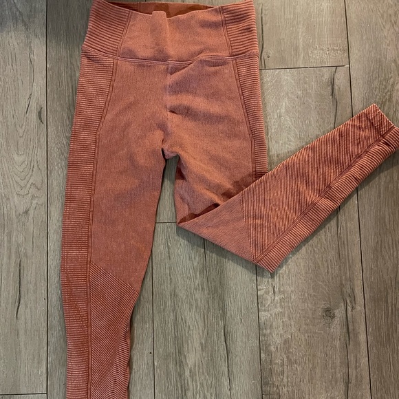 American Eagle Outfitters Pants - OFFLINE Seamless High Waisted Leggings